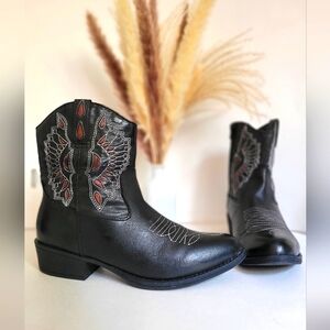 Coconuts by Matisse Black and Brown Heeled Boots